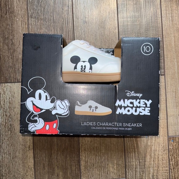 Disney Shoes - Disney Mickey Mouse Ladies Character Sneaker White Gum Sole Size 10 NEW